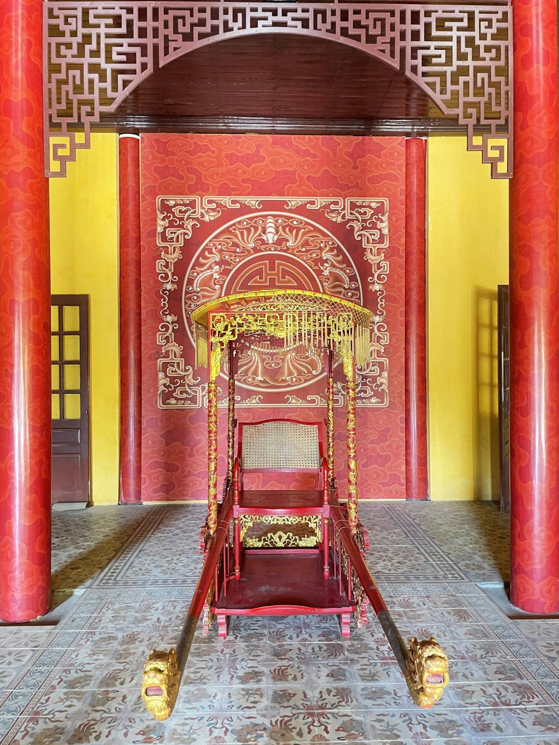 Architecture and city life in Huế — the cultural backdrop for Vietnam's greatest noodle soup